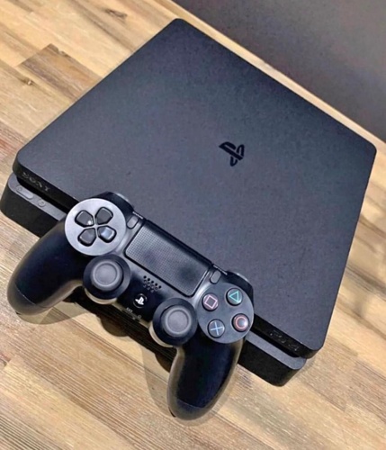 PS4 SLIM WITH FIFA23 650k