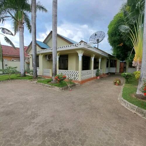 3 bed room house for sale at ununio