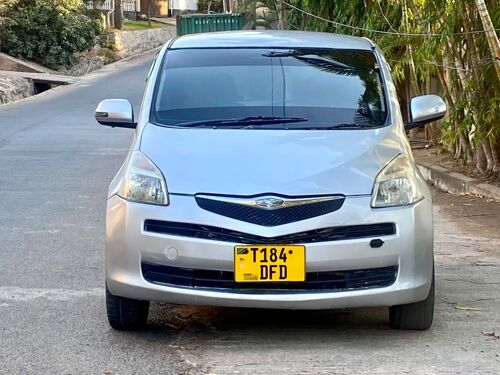 Toyota ractis 