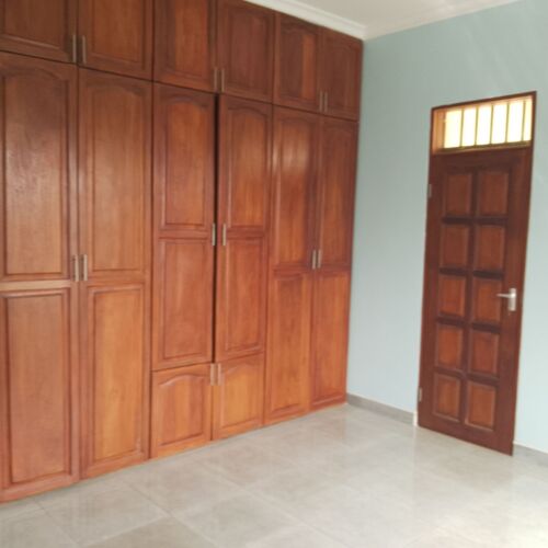 5bedr.house for rent at njiro