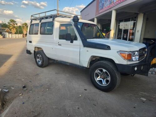 Toyota landcruiser inauzwa 