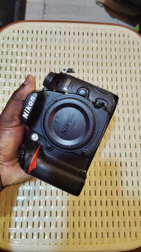 Nikon D7000 body