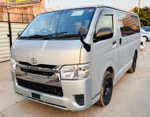 Toyota Hiace Lipa kdg kdg