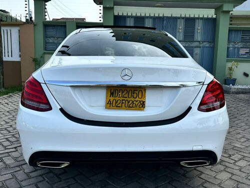 Mercedez. Benz.    2015