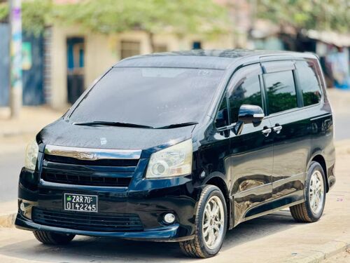 NAUZA TOYOTA NOAH NEW SHAPE 