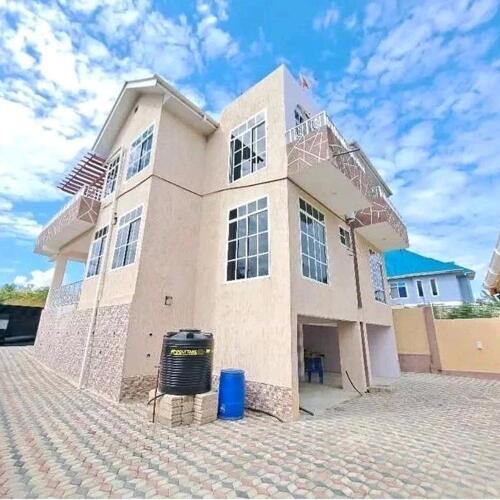 HOUSE FOR RENT AT GOBA