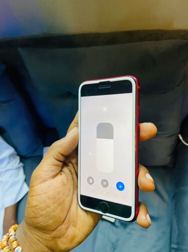 iPhone SE Clean