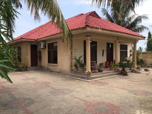 HOUSE FOR RENT AT MBWENI MPIJI