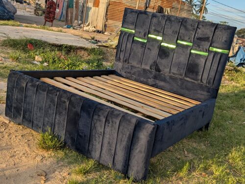 Bed sofa 5 kwa 6  ipo ubungo