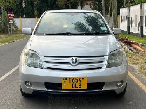 Toyota Ist DLB