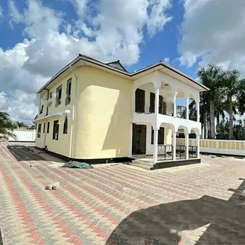 HOUSE FOR RENT AT MBEZIBEACH