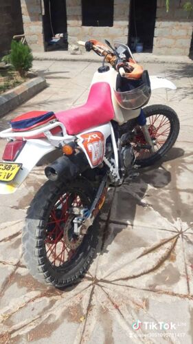 Pikipiki Honda xr 250 inauzwa 