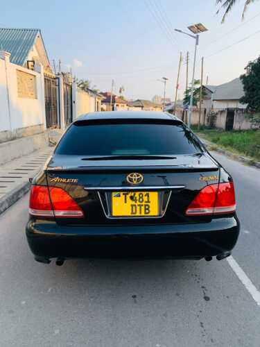 TOYOTA CROWN ATHLETE