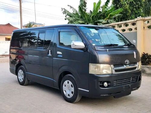 Toyota hiace van mpya 