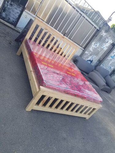 kitanda kizuri 5x6 na godoro 