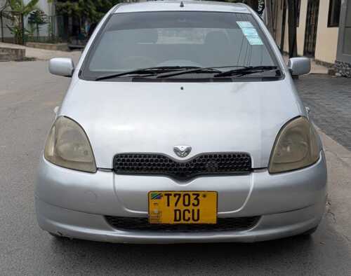 Toyota Vitz mil 7.9 tu