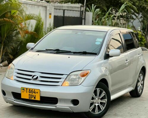 TOYOTA IST