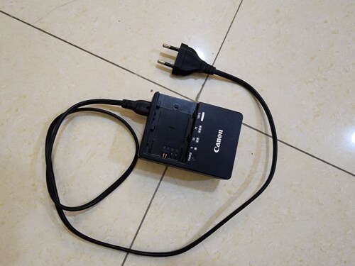 Canon charger and battery