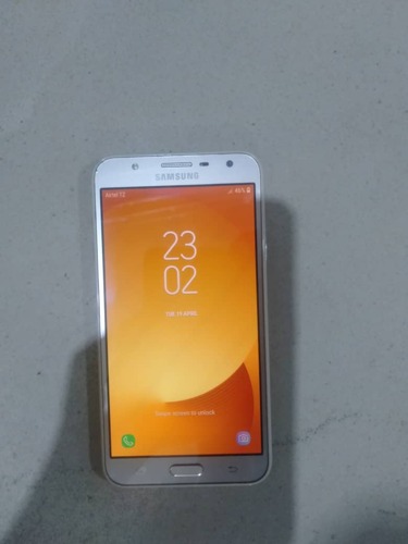 SAMSUNG J7