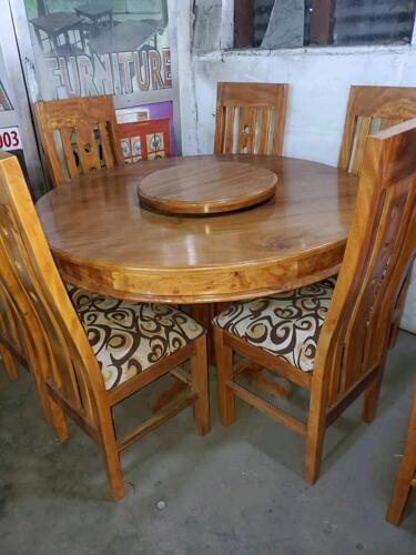 Round table of dining room