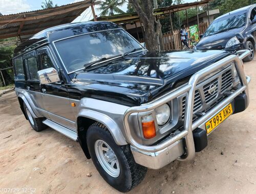 NISSAN SAFARI 