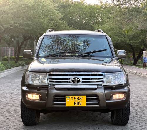 NAUZA TOYOTA LANDCRUSER 