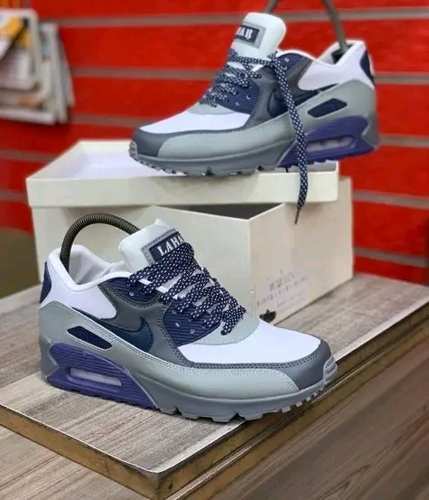 Sneaker 