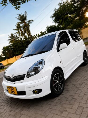 TOYOTA FUNCARGO FOR SALE