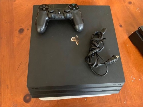 PS4 PRO USED VERSION 9.00