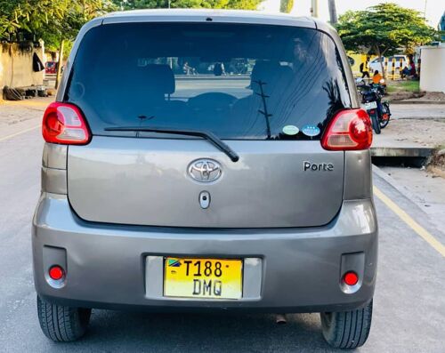 TOYOTA PORTE