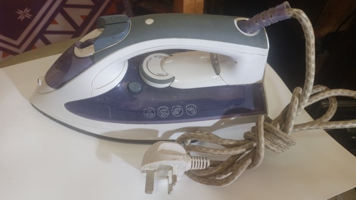 MORRISONS STEAM IRON