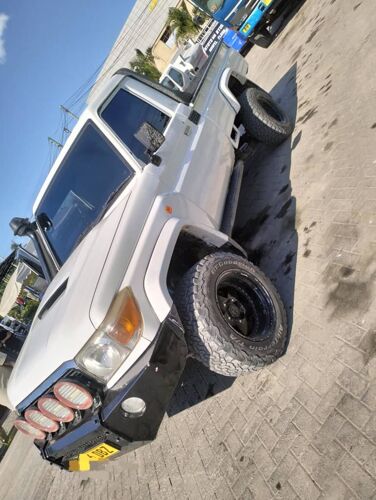 Toyota Land Cruiser Pickup DB