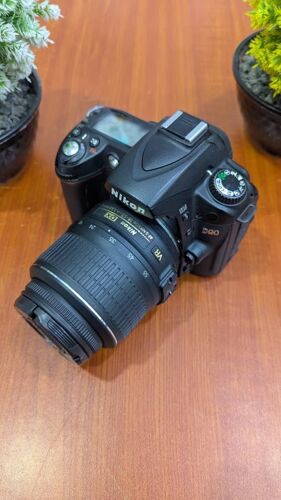 Nikon D90
