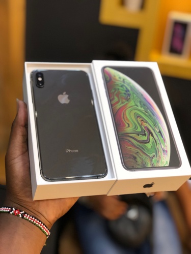 iphone  xs max Used