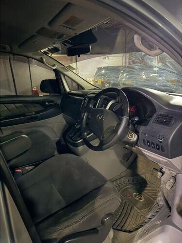 Alphard gari nzuri sana 