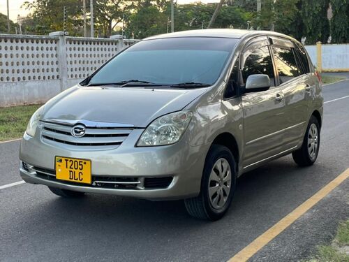 Toyota Spacio 4