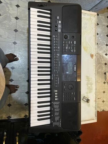 YAMAHA PSR E473