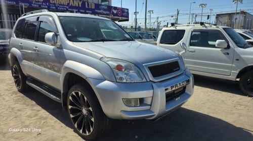 NAUZA TOYOTA LANDCRUSER PRADO 