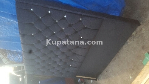 Kitanda Kipya Kizuri Cha Sofa 230,000