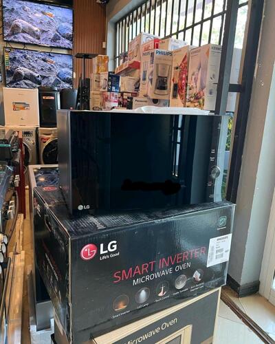 LG Smart Inverter NeoChef® Microwave Oven, 25L....450,000/=