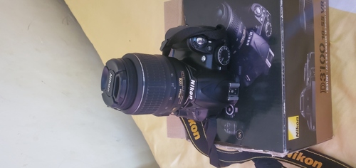 NIKON D3100 CAMERA + CARD