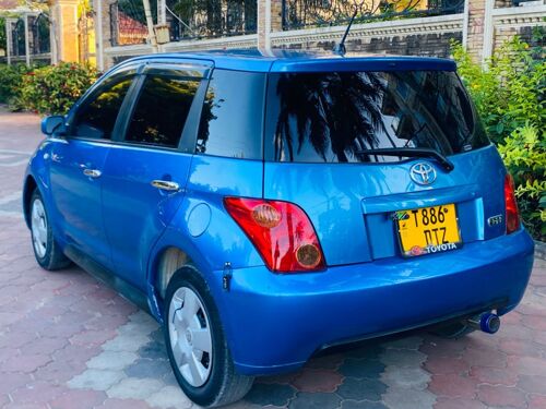 TOYOTA IST 