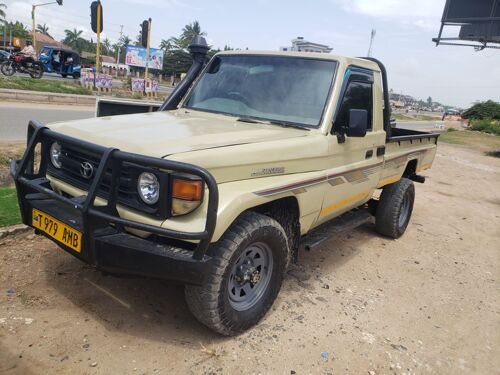 Toyota land cruiser pick up 