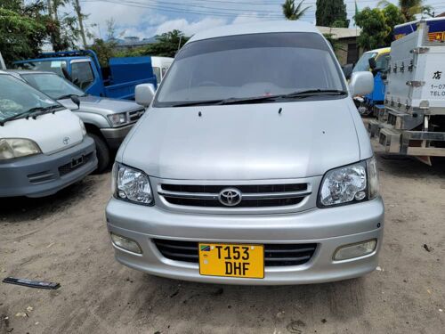 TOYOTA NOAH SR40 YEAH 2000