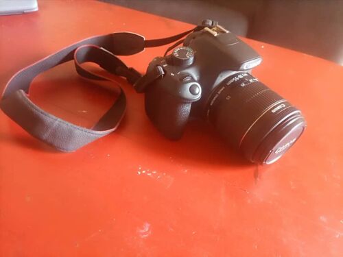 Canon EOS D1200