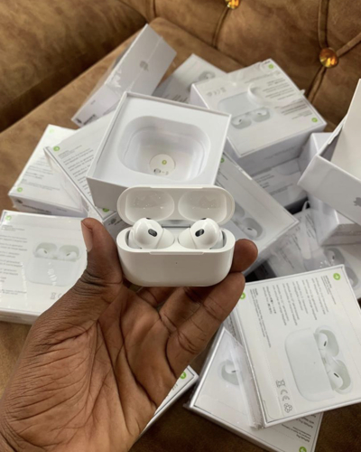 Airpods  ,0675333716