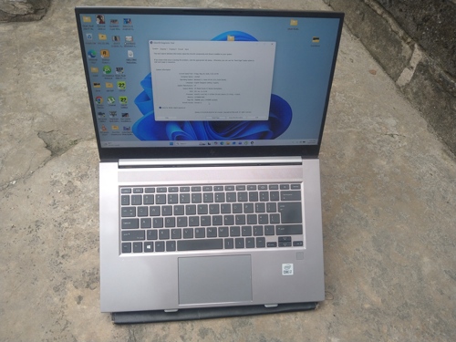 Laptop 