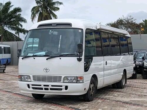 Toyota coaster mpya 