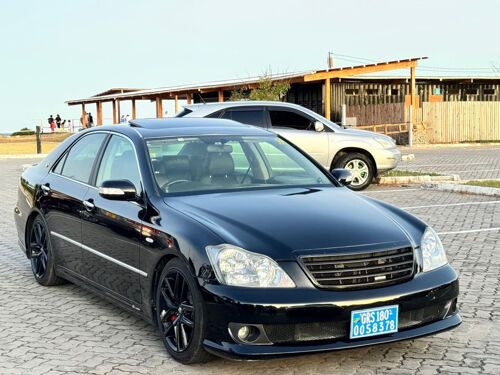 Crown Athlete  yeny Sunroof 