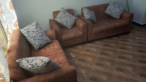 Sofa Set ya watu watano,